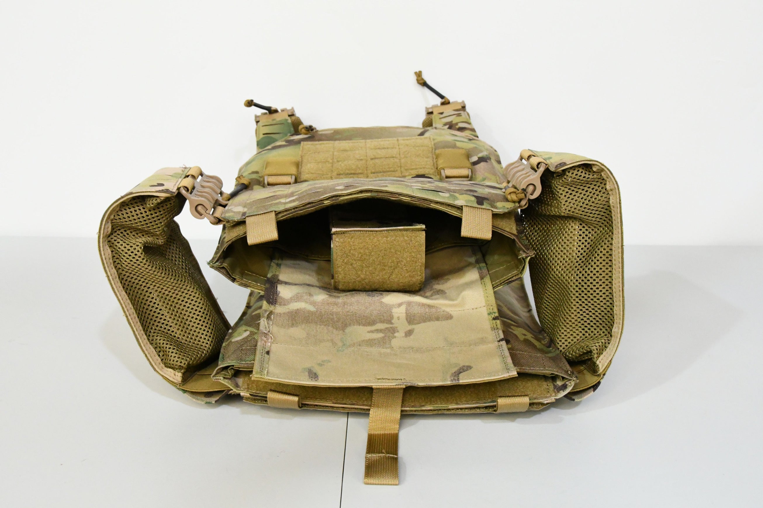 Redemption Tactical® "CRUSADER 2.0 XL” V4 Plate Carrier Vest with Side Cummerbund - Zero One Outpost