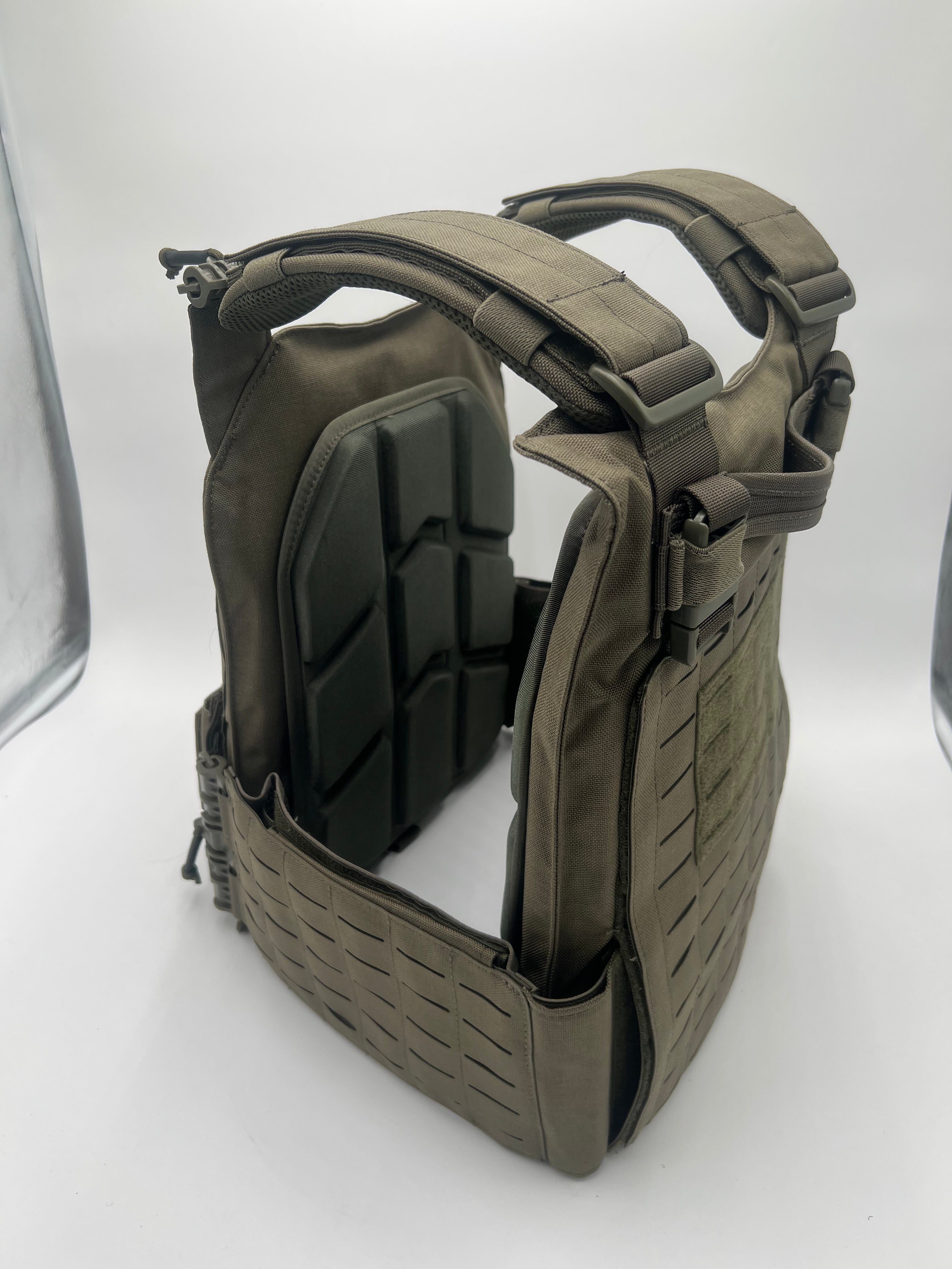 BIG BOY Crusader 2.0 XL Armor COMBO PACKAGE LIGHTWEIGHT LEVEL IV (2) XL Ceramic Front/Back Plates - Zero One Outpost