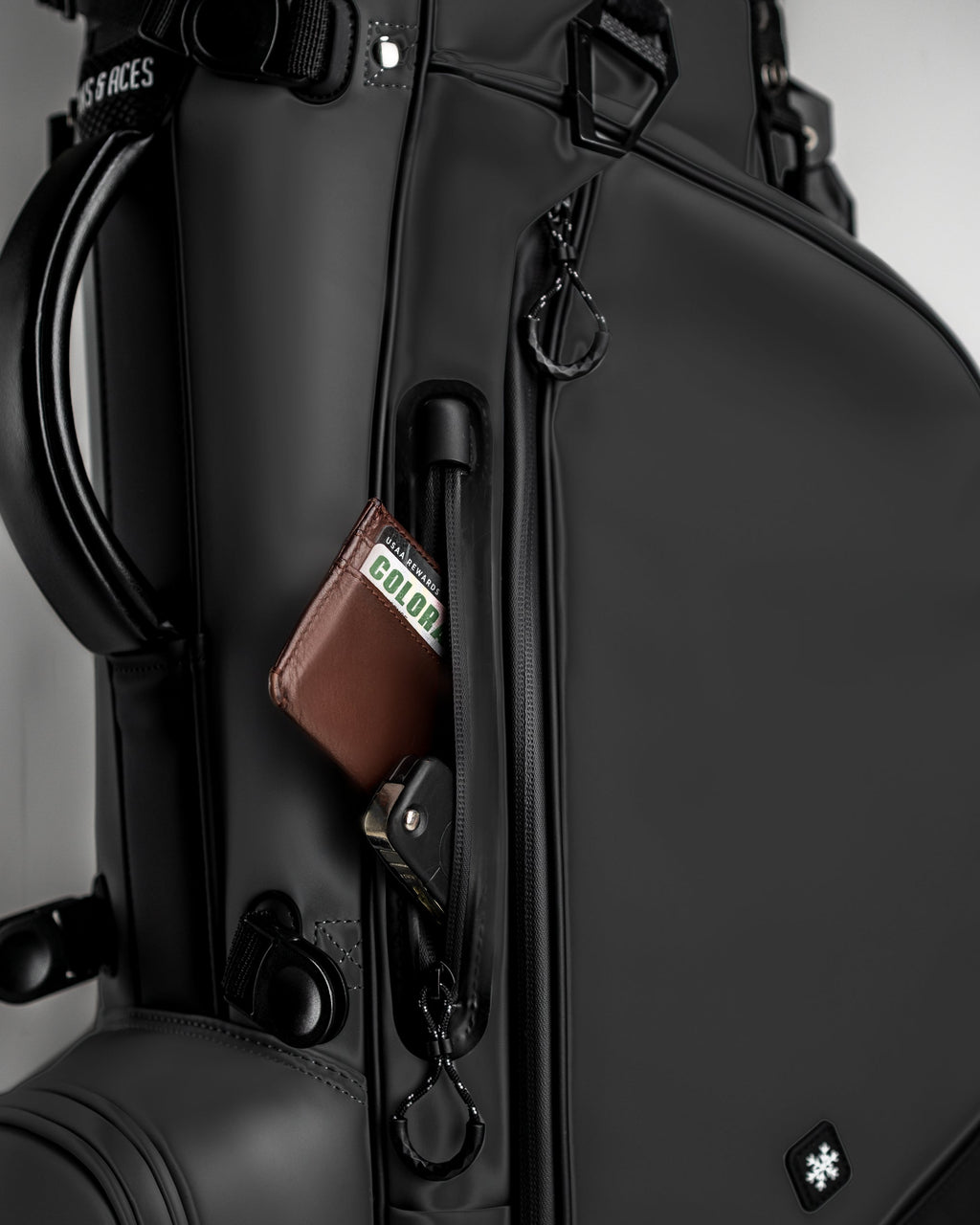 Player Preferred™ Golf Bag - Obsidian - Zero One Outpost